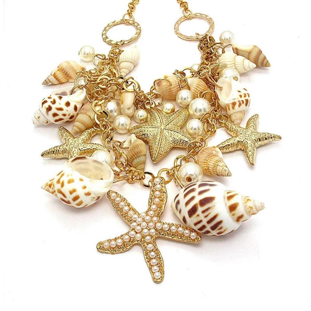Chunky Coastal Shell Charm necklage Gold Tone Layered NWT